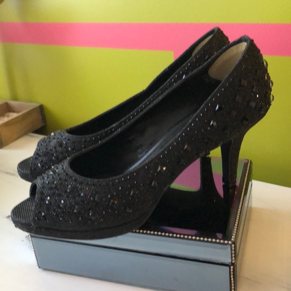 Heels - Picture 3 of 5